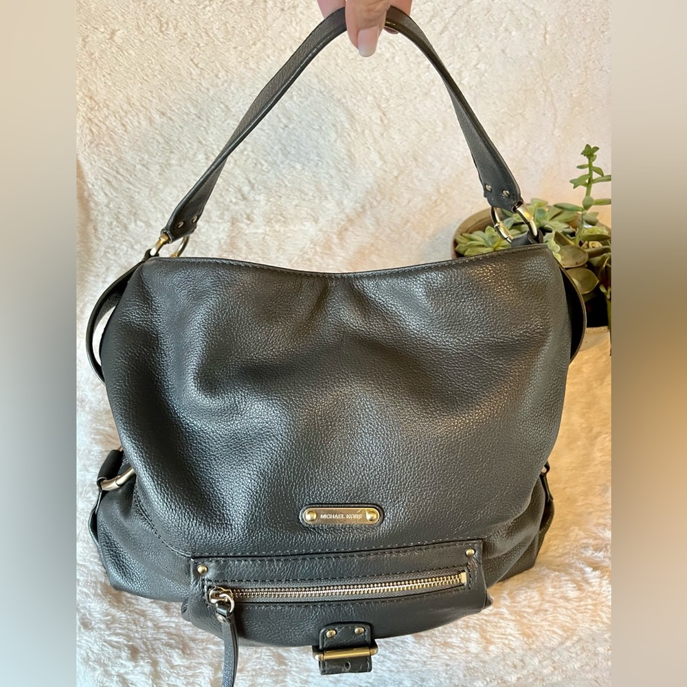 Michael Kors Large Shoulder Bag Gray in Excellent Preloved Condition
